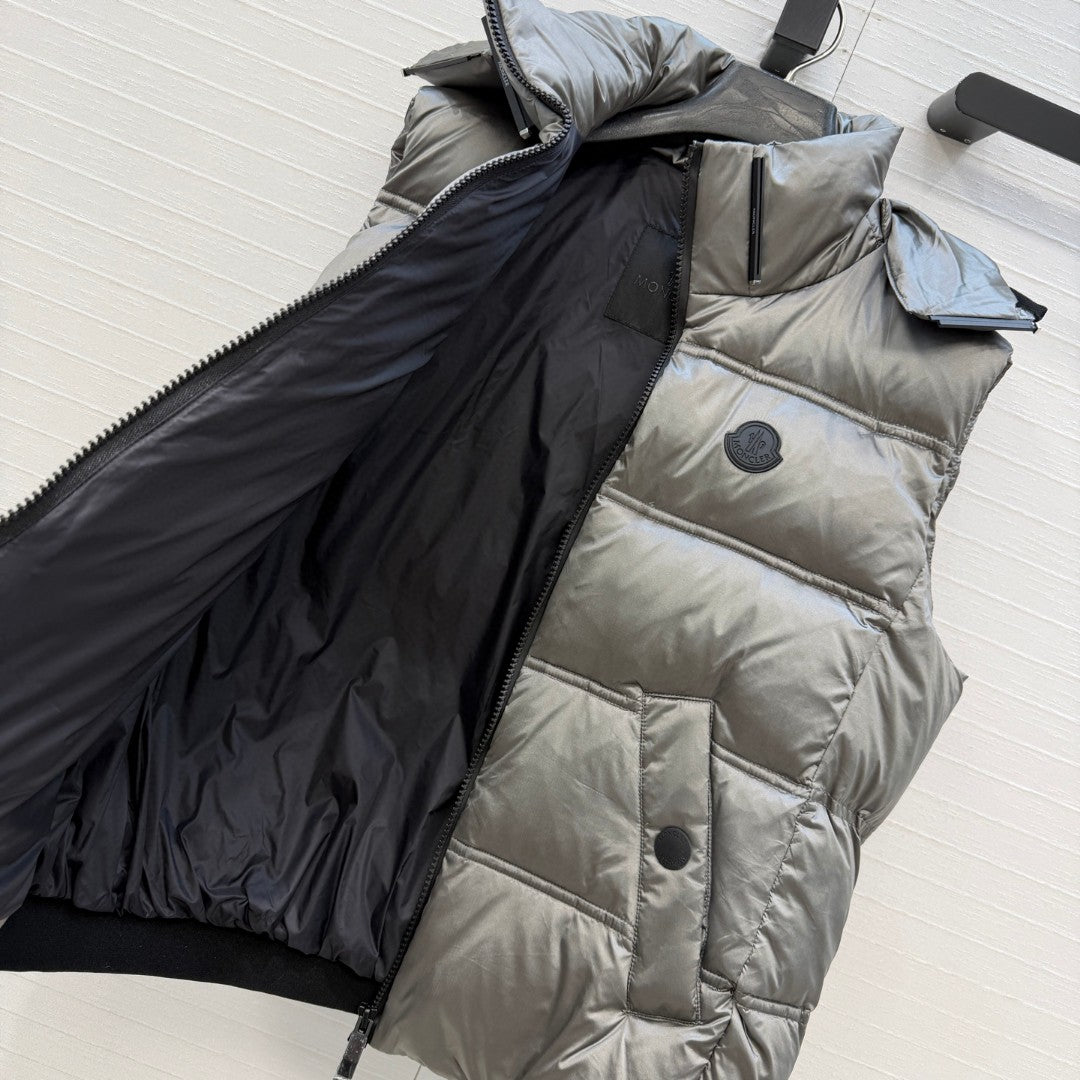 Moncler Fluidite Hooded Down Gilet