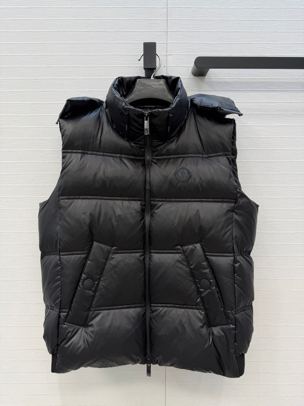 Moncler Fluidite Hooded Down Gilet