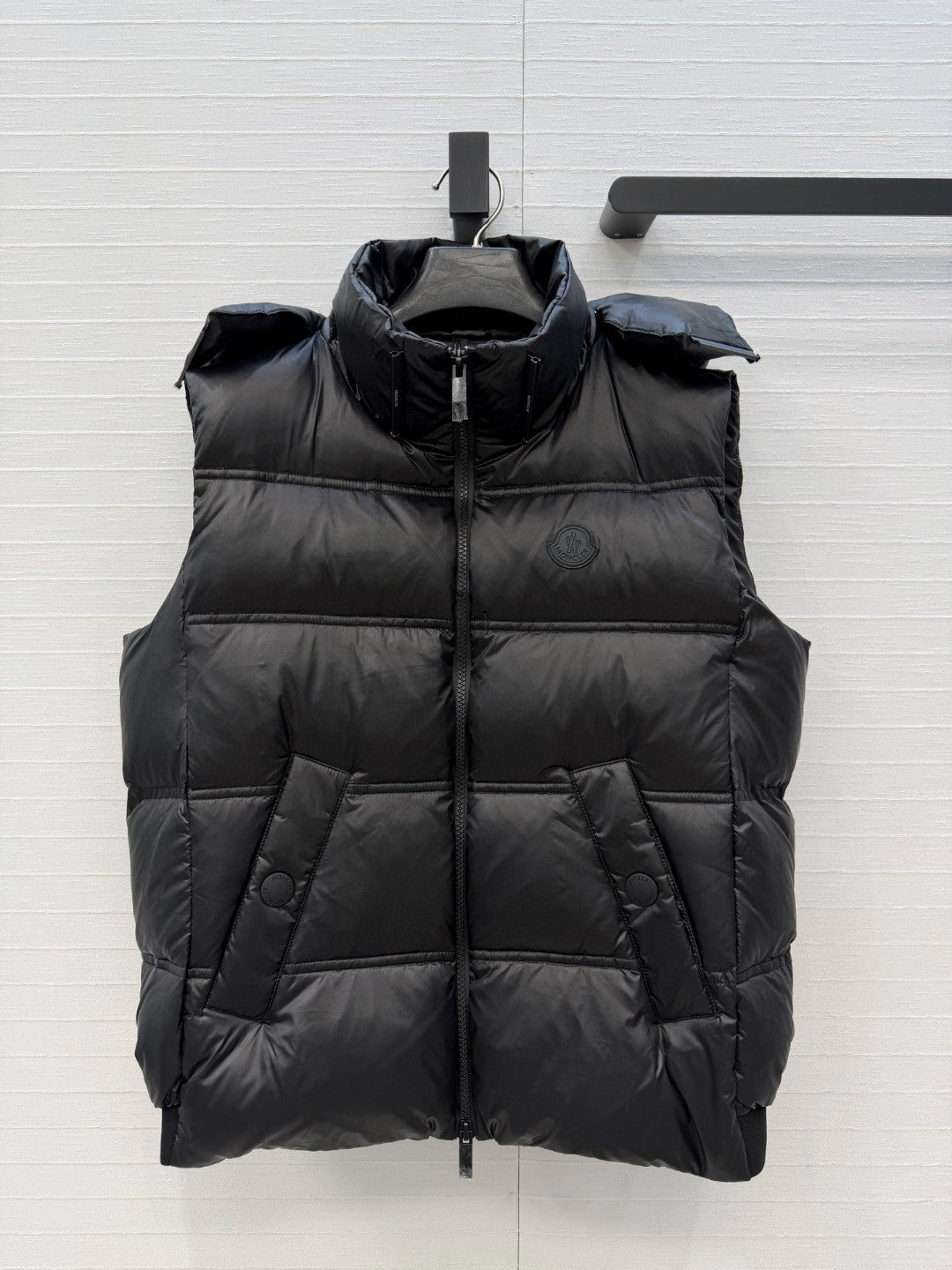 Moncler Fluidite Hooded Down Gilet