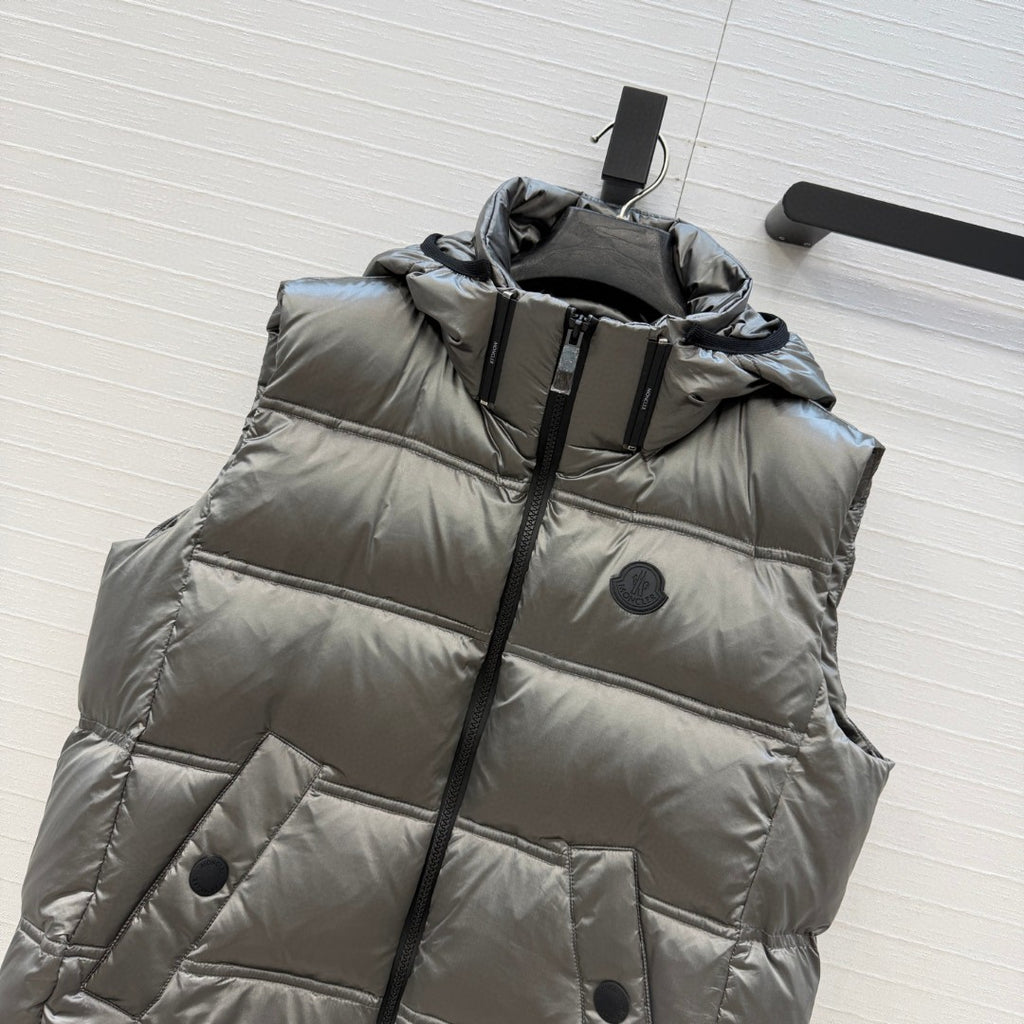 Moncler Fluidite Hooded Down Gilet
