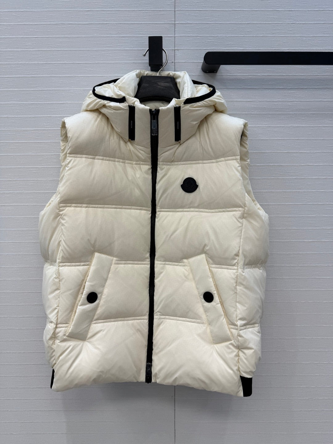 Moncler Fluidite Hooded Down Gilet
