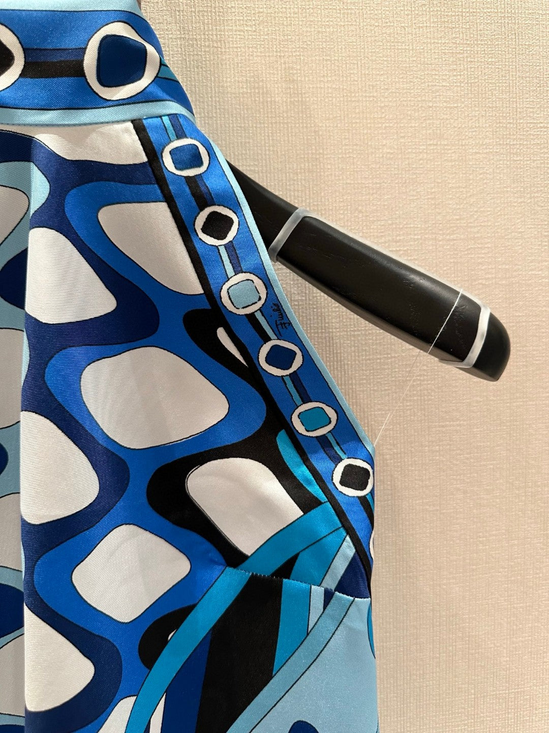 VIVARA SILK TWILL HALTER TOP IN BLUE