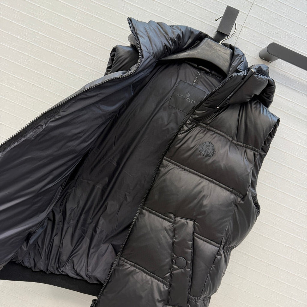 Moncler Fluidite Hooded Down Gilet
