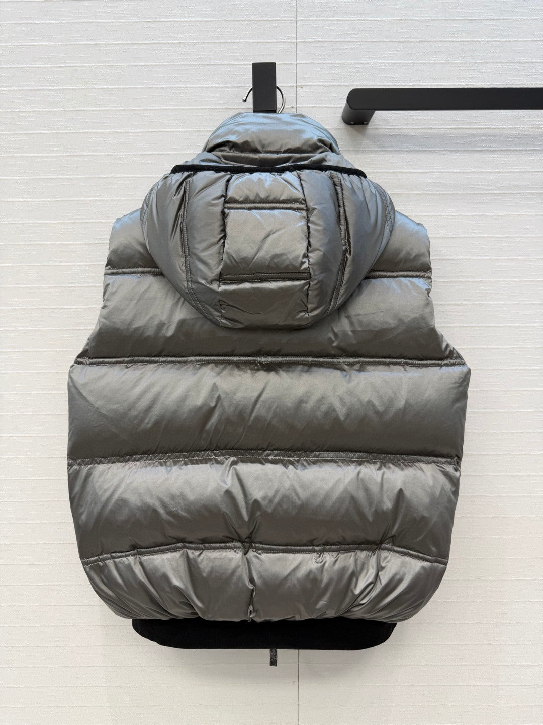 Moncler Fluidite Hooded Down Gilet