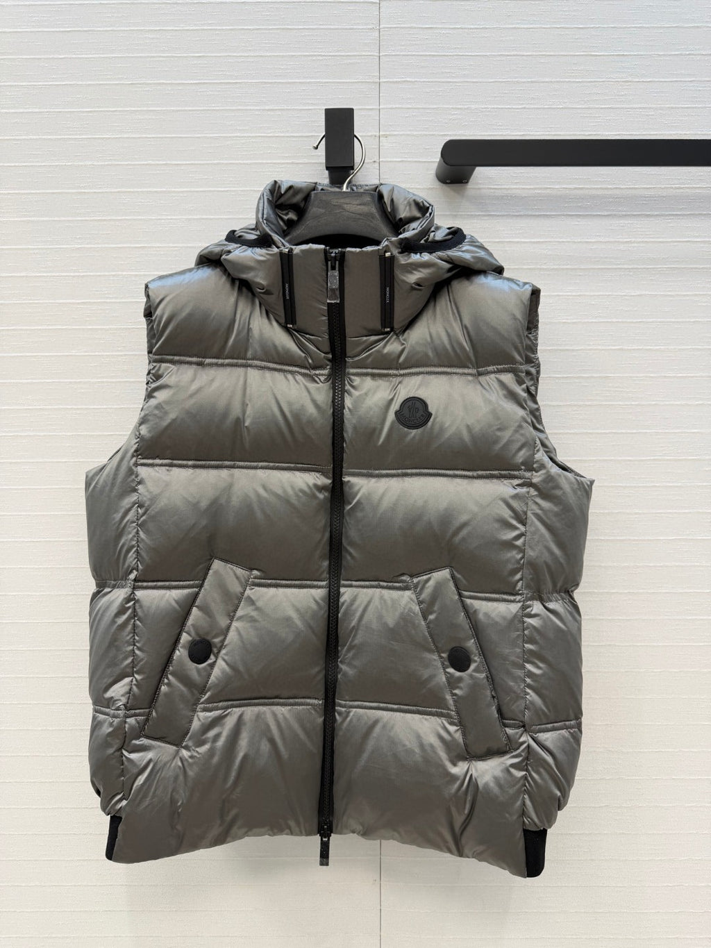 Moncler Fluidite Hooded Down Gilet