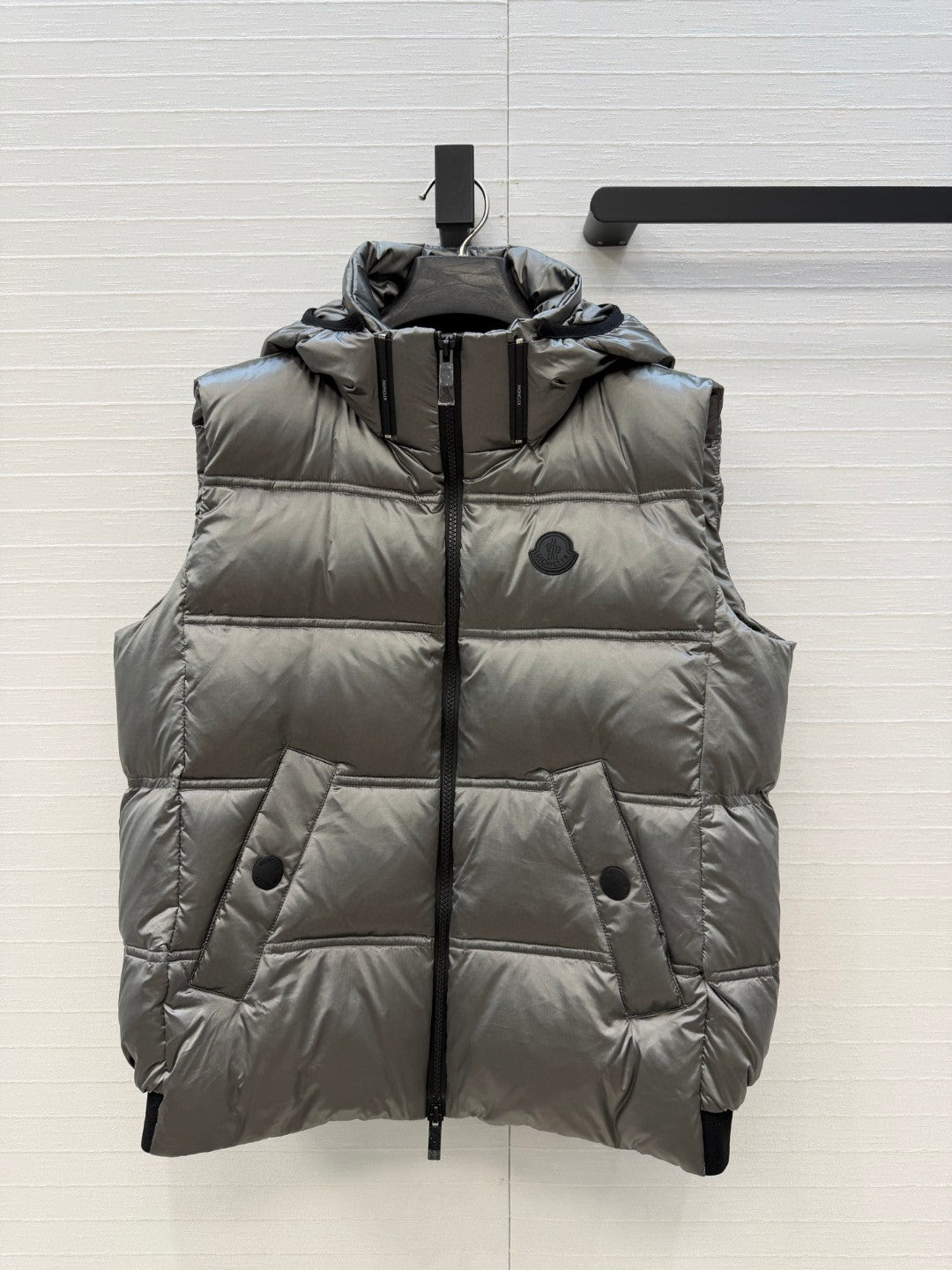 Moncler Fluidite Hooded Down Gilet