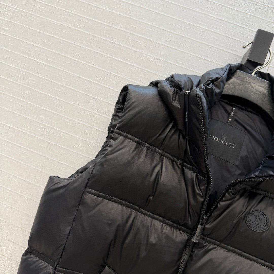 Moncler Fluidite Hooded Down Gilet