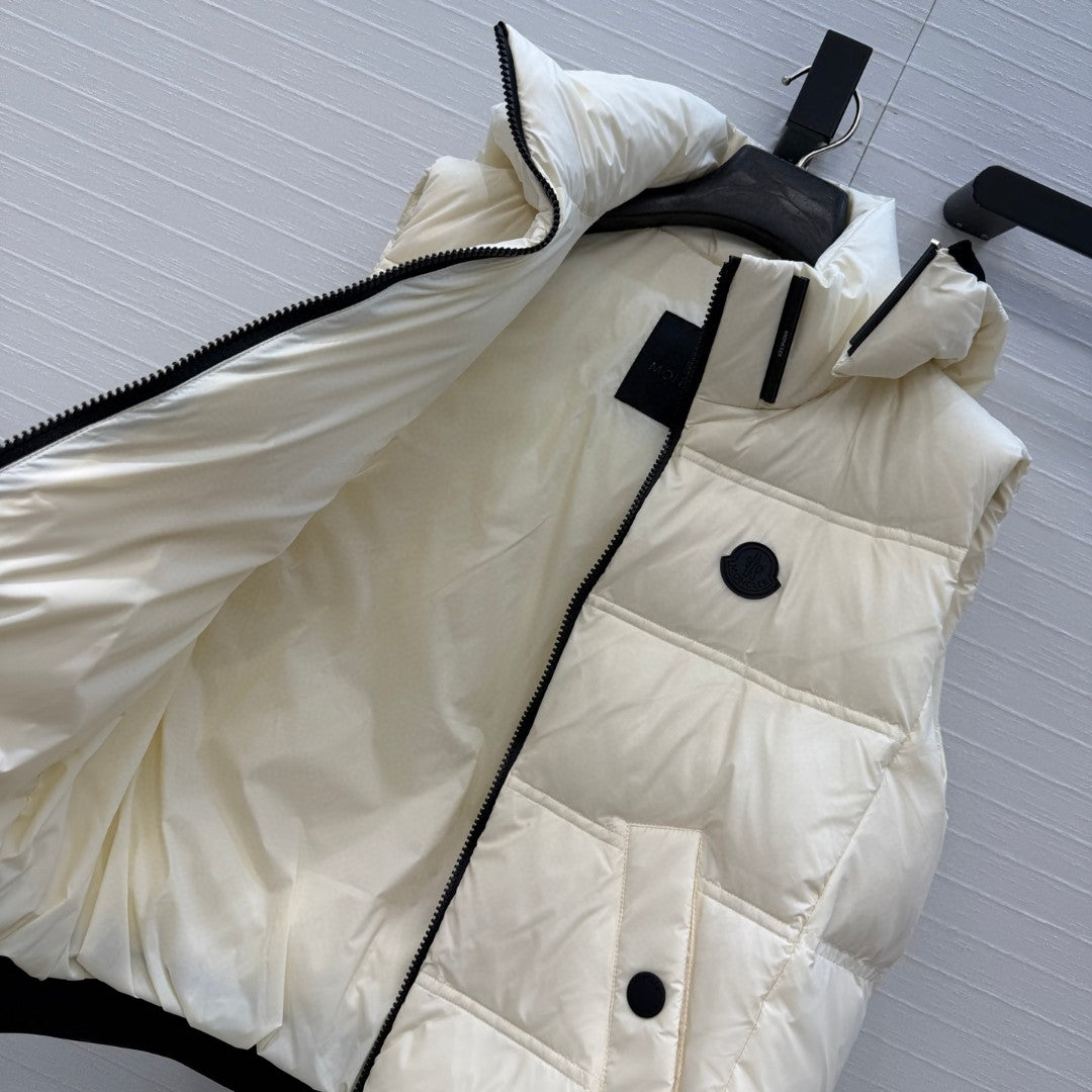Moncler Fluidite Hooded Down Gilet