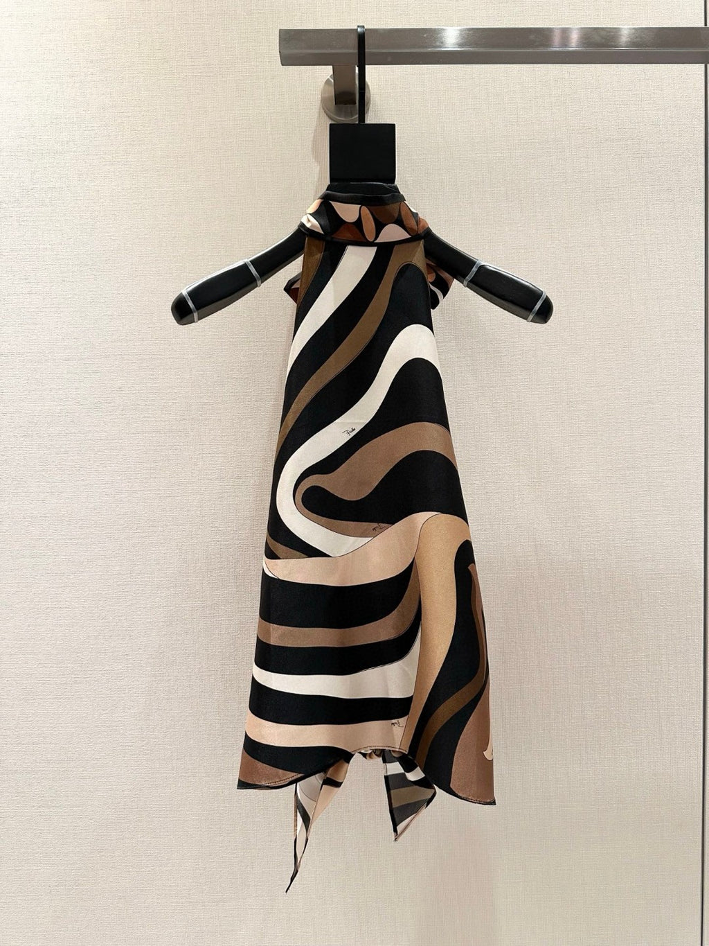 MARMO SILK TWILL HALTER TOP
