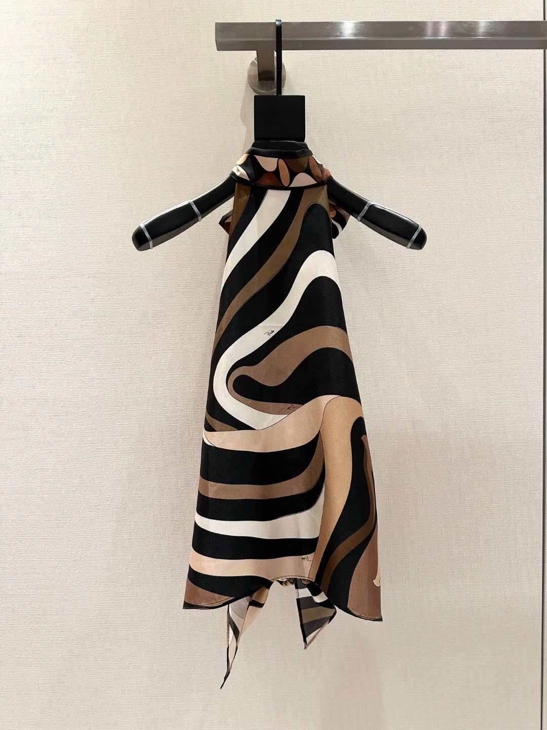 MARMO SILK TWILL HALTER TOP