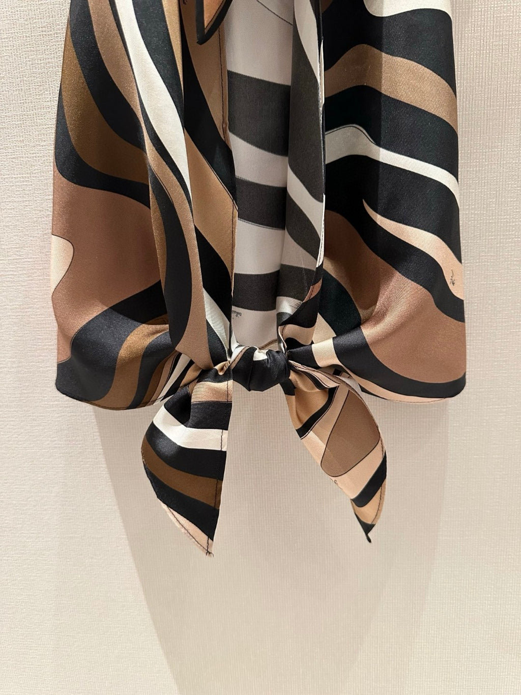 MARMO SILK TWILL HALTER TOP