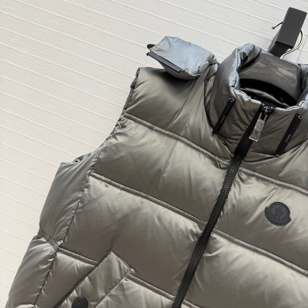 Moncler Fluidite Hooded Down Gilet