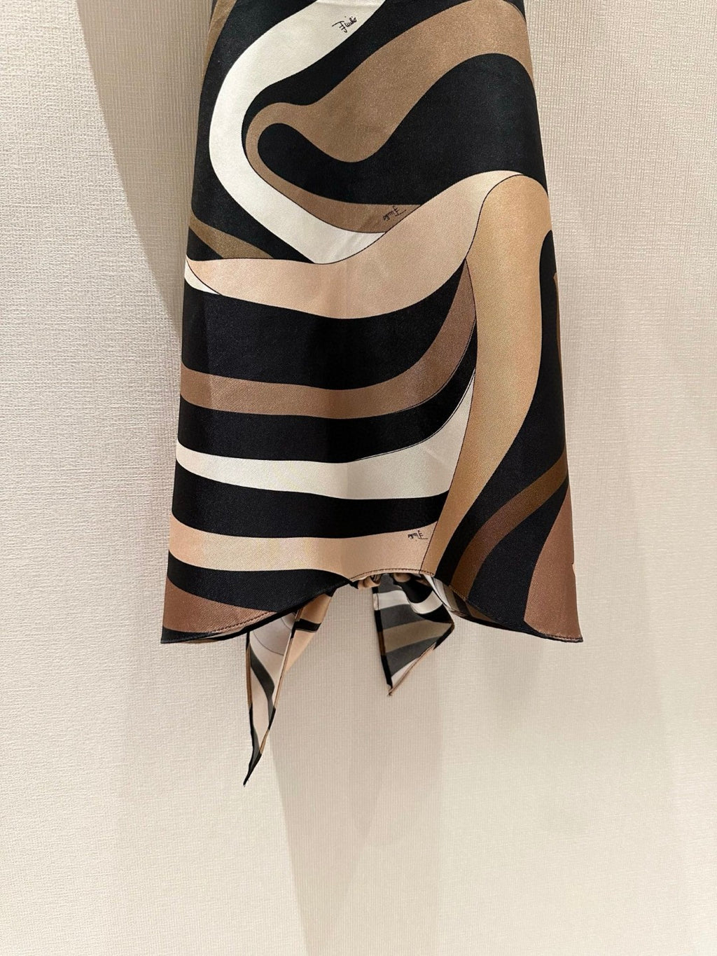 MARMO SILK TWILL HALTER TOP