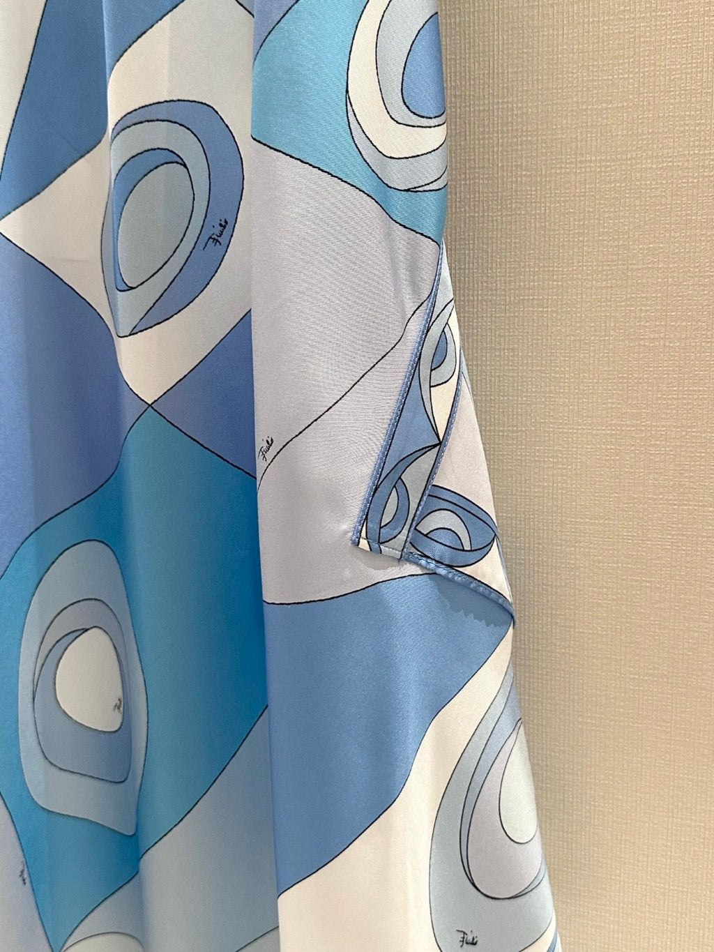 OCCHI PRINT SILK DRESS IN PALE BLUE