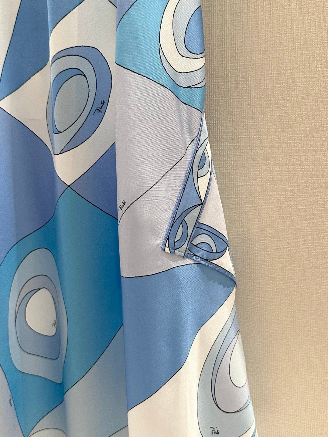 OCCHI PRINT SILK DRESS IN PALE BLUE
