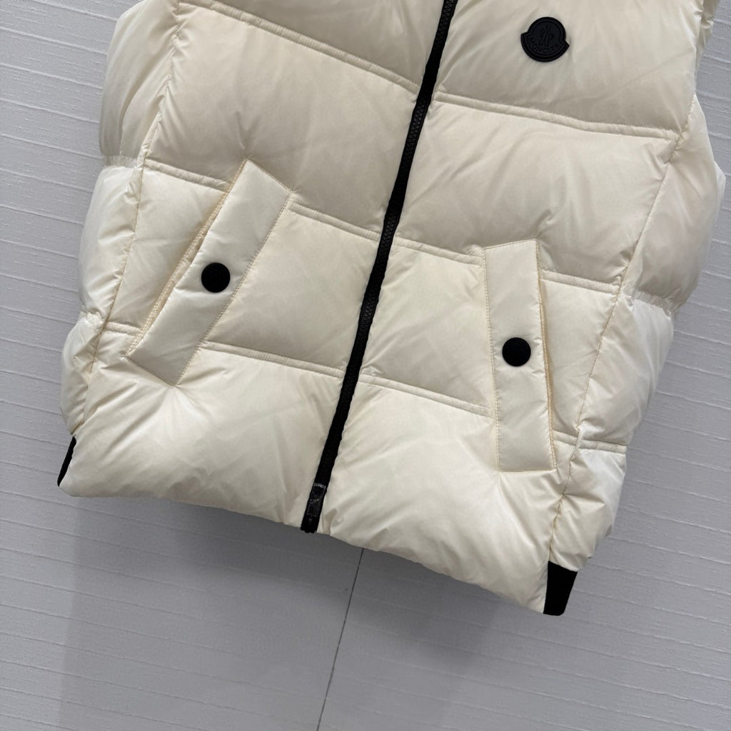 Moncler Fluidite Hooded Down Gilet